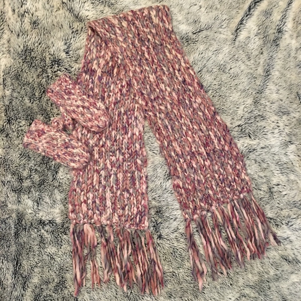 Scarf and Mitten set from Express EUC